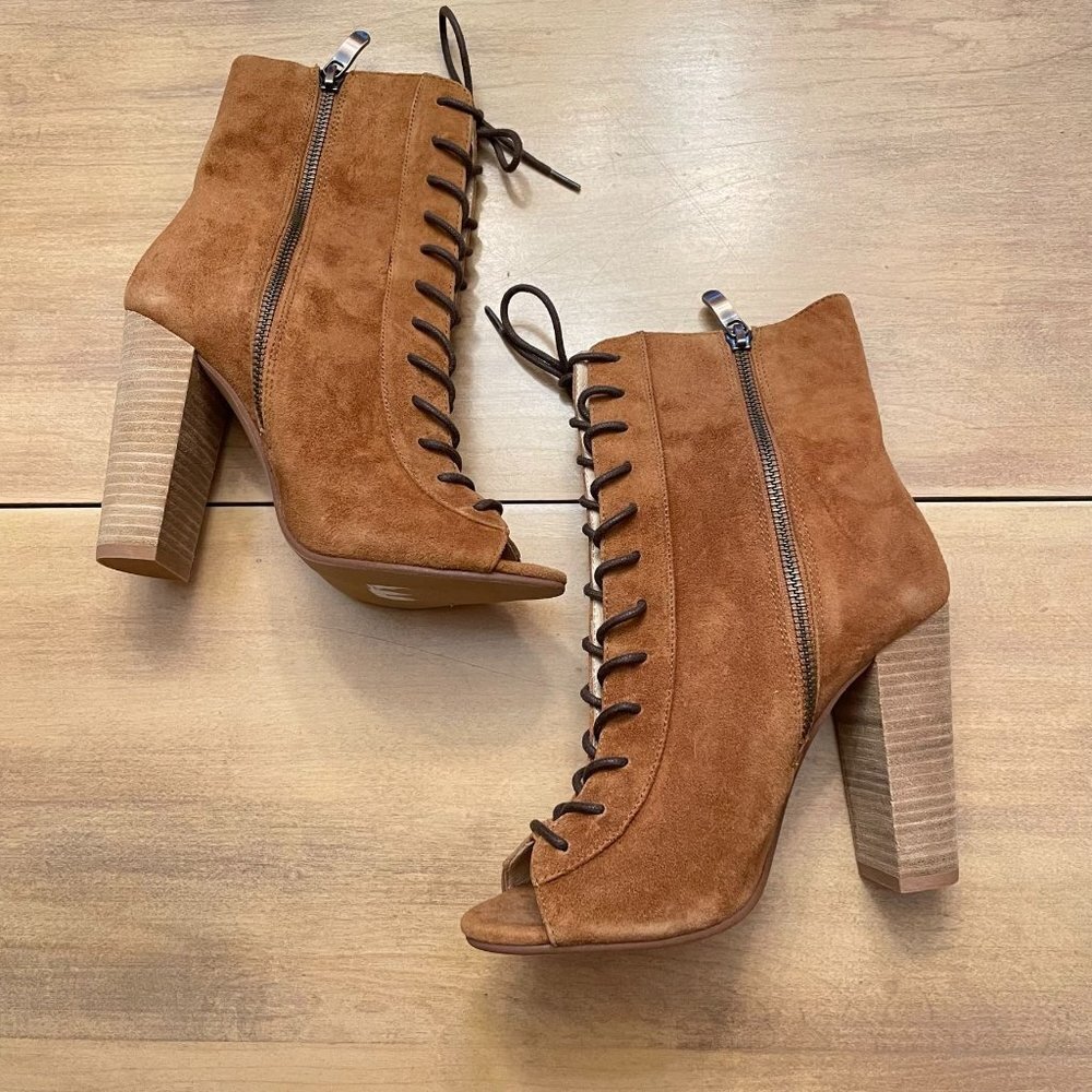 NWOT Chinese Laundry Lawless Caramel Kid Suede Lace-Up Booties Sizez 7 - Picture 3 of 13
